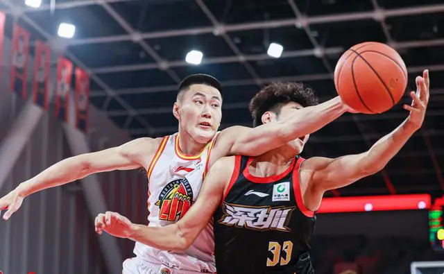 包含紧逼防守压制对手，球队时隔多年再登CBA巅峰的词条