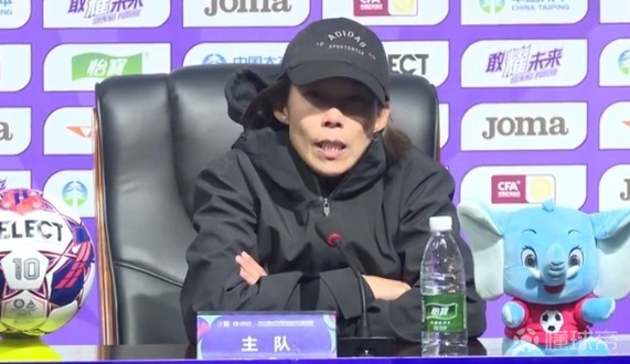 包含希洪竞技队追赶领头羊，争夺冠军的词条