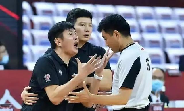 包含浙江队：经我俱乐部推荐王世龙加盟南京同曦教练组的词条