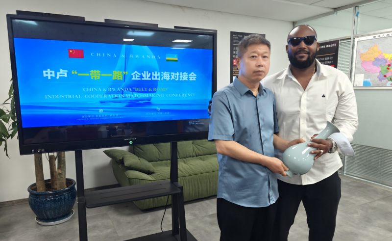 关于卢旺达首次派出代表团取得优异成绩的信息
