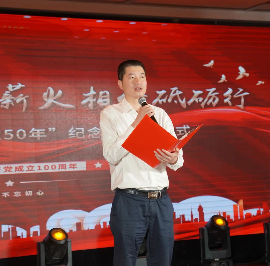 队员兢兢业业，豪取胜利向前行