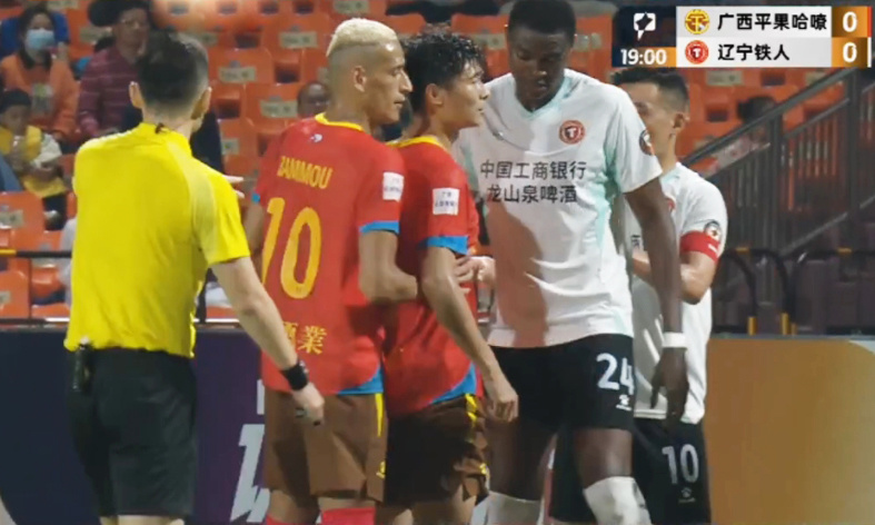 包含陕西0-0广西、大连3-1石家庄、深圳定南皆赢！中甲积分榜更的词条